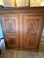 Bauernschrank, bemalt