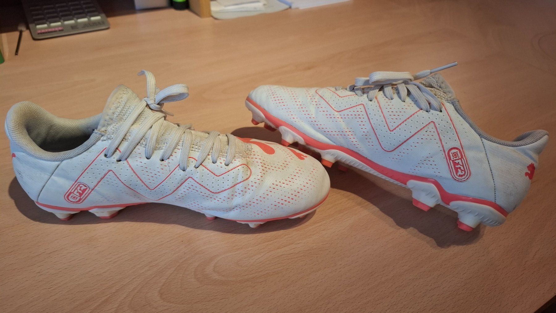 Nike Schuhe für Jungen: Fußballschuhe Puma 36.0 – Gebraucht aus Rothenfluh von Sawi80 4
