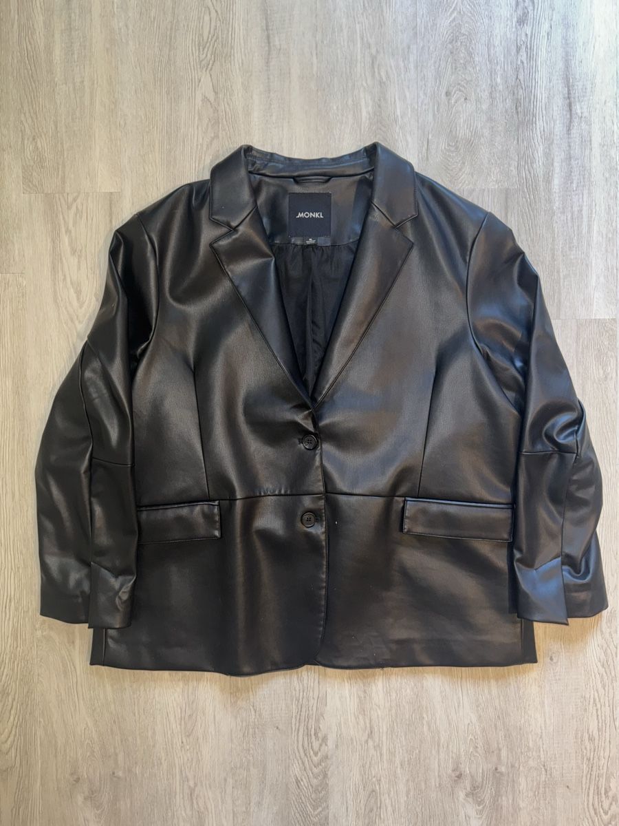 Monki Giacche: Monki Kunstlederjacke - black dark – Usato da Winterthur venduto da dronjx