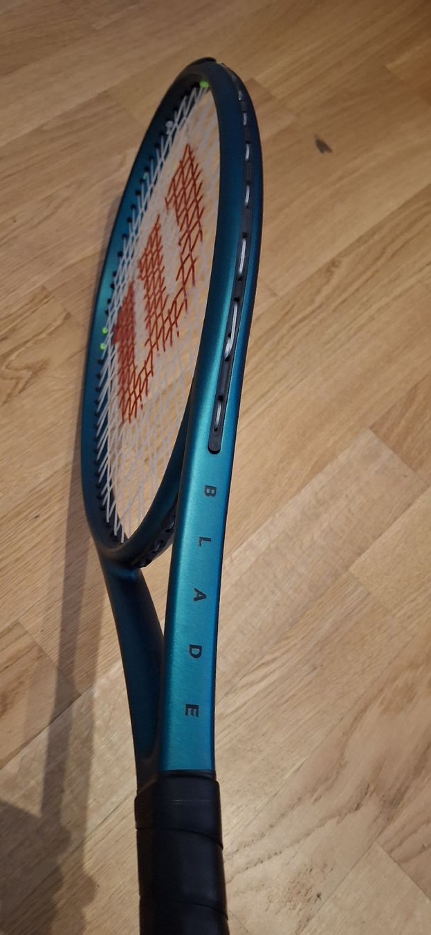 Wilson Racchette: Tennisschläger BLADE 25 V9 RKT – Usato da Langnau i. E. venduto da Silisen 3