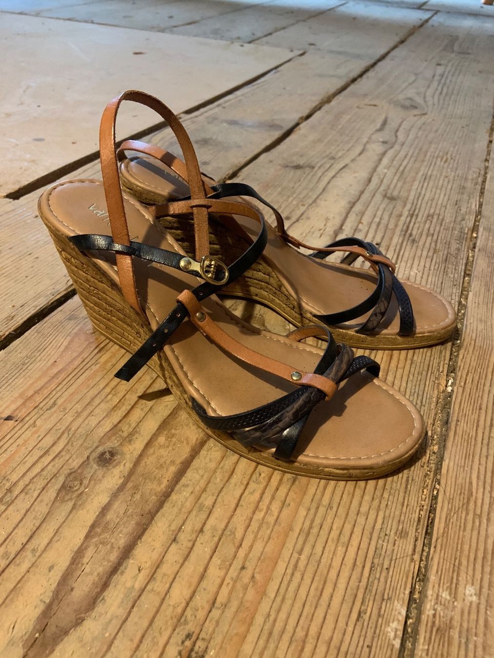 Damenschuhe: Leder Sandalen mit Keilabsatz, Grösse 39 – Gebraucht aus Wolfhalden von Bilgi90 3