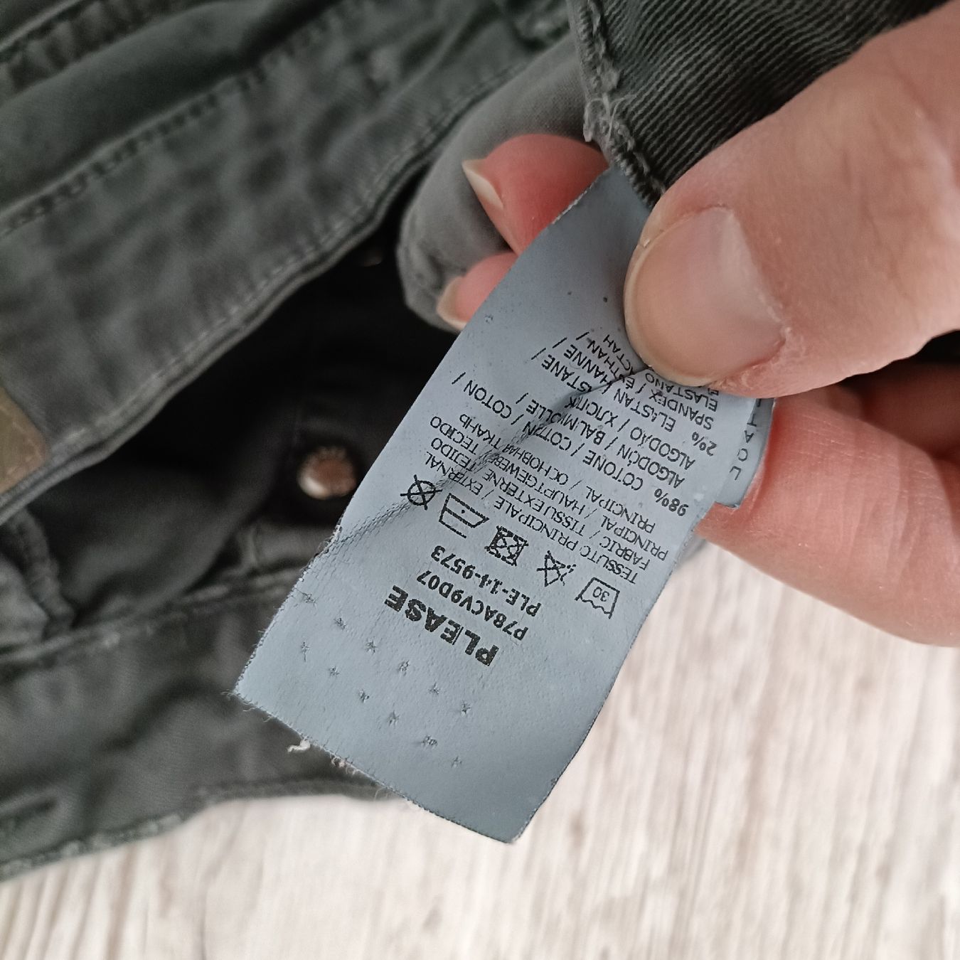 Please Jeans Jeans: Please Damen Destroyed Jeans Gr. M/40 – Gebraucht aus Näfels von CH.Kchlineknopf 4