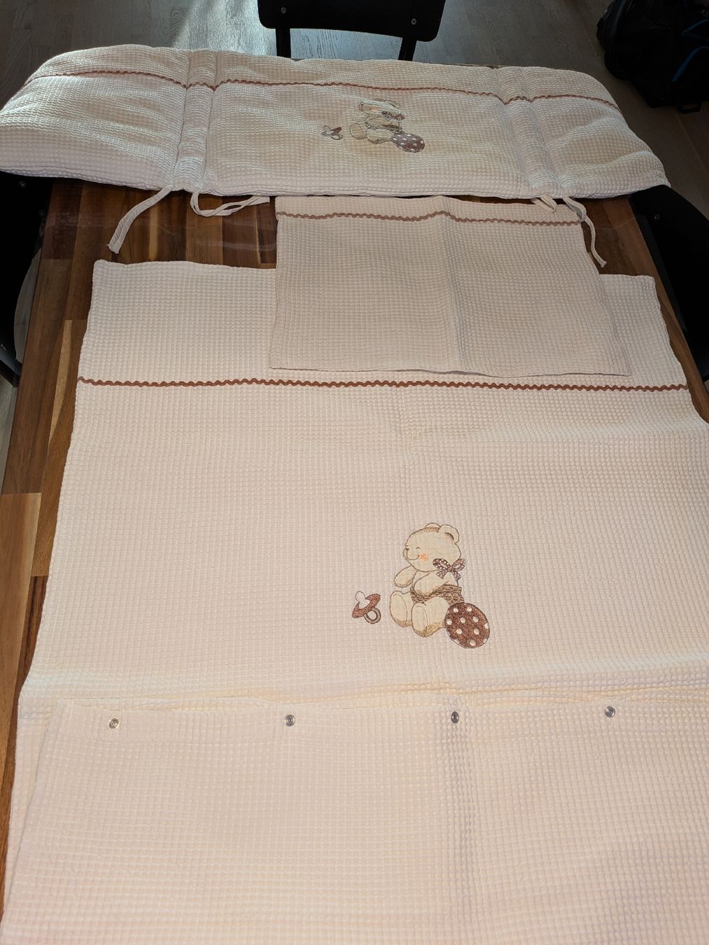 Ikea Letti: SUNDVIK, Lit bébé 60x120 cm avec matelas et accessoires – Usato da Le Mont-sur-Lausanne venduto da elv_yyl8 5