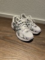 Asics Sportschuhe weiss silber neuwertiger Zustand