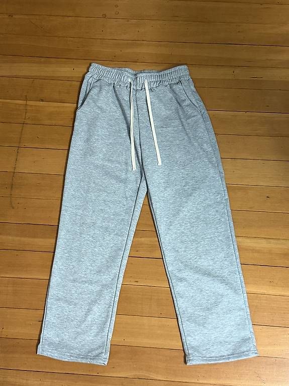 Pantaloni: Jogginghose Grau – Usato da Luzern venduto da nit_z9dx