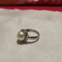 ​Perlenring: 925 Silberring mit großer Perle & Zirkonia-Halo