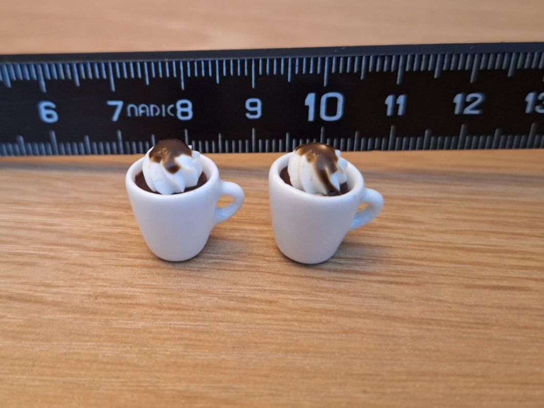 Case e mobili per bambole: Handmade 2 Kaffee Tassen keramik – Nuovo (secondo la descrizione) da Zürich venduto da HandmadeTinyFood 2