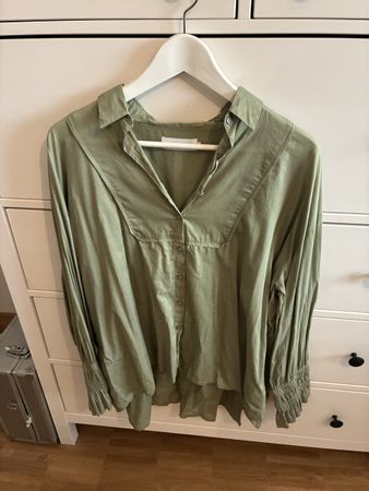NOTSHY Bluse, Khaki Grün, Grösse S, Top Zustand!