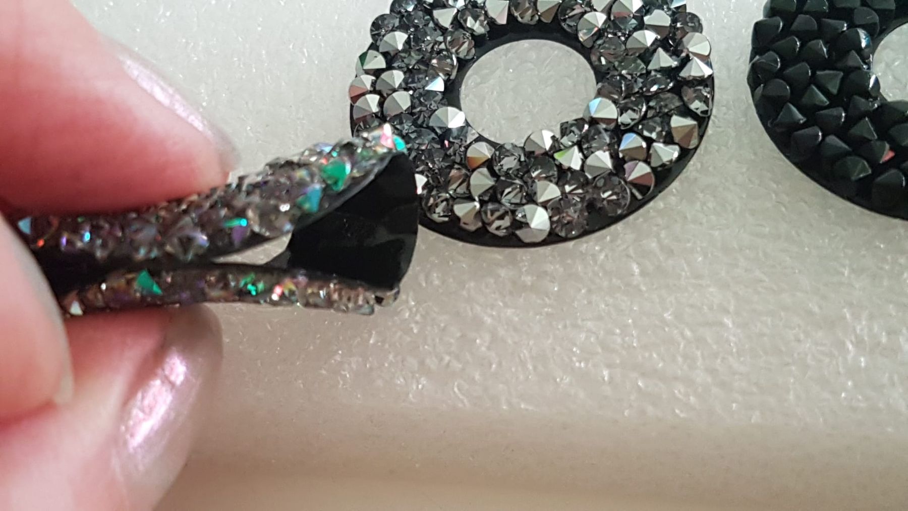 Swarovski Statuette: Swarovski CRYSTAL ROCKS Donut  2St. 4 Farben. – Nuovo (secondo la descrizione) da Zürich venduto da 280_yc86 1