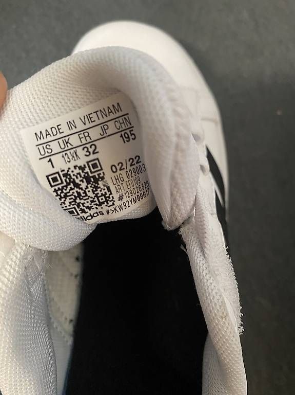 Schuhe für Jungen: Turnschuhe 32 – Gebraucht aus Luzern von feder11 2