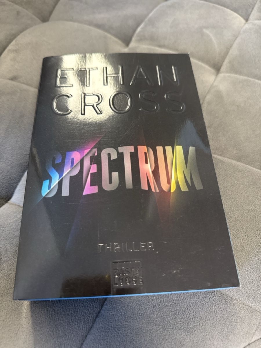 Livres: Spectrum - Ethan Cross – D'occasion à Amriswil par ail_nz82