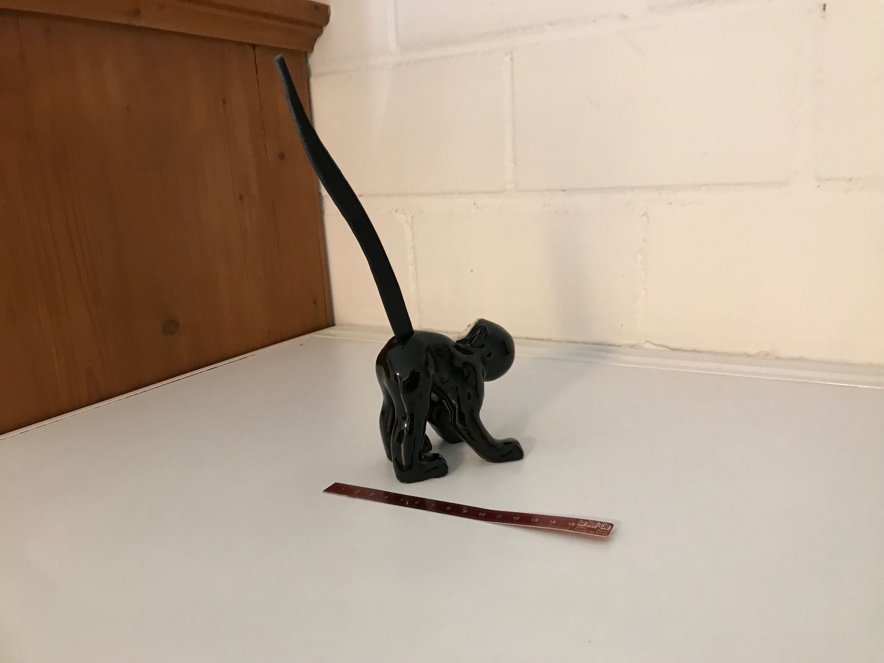 Statuette: Brezelaffe aus Porzellan – Usato da Füllinsdorf venduto da unda2 3