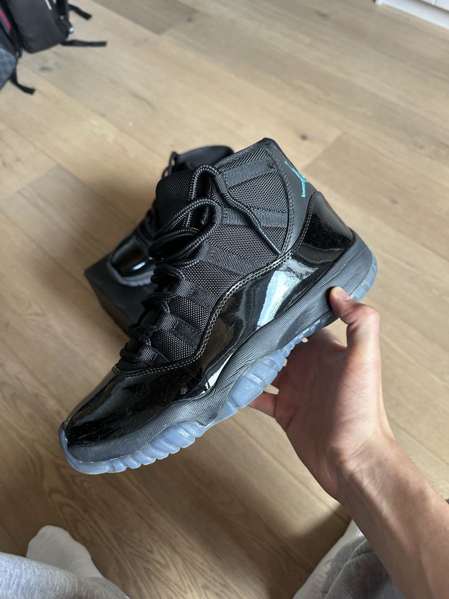 Jordan Scarpe da uomo: Jordan 11 Black – Usato da Seltisberg venduto da izz_8xth 1
