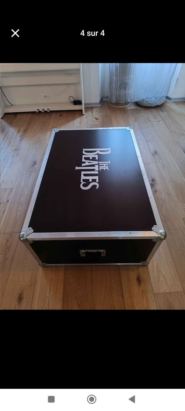 Tavoli: Superbe mallette flight case The Beatles – Usato da Martigny venduto da csu_9x7l 2