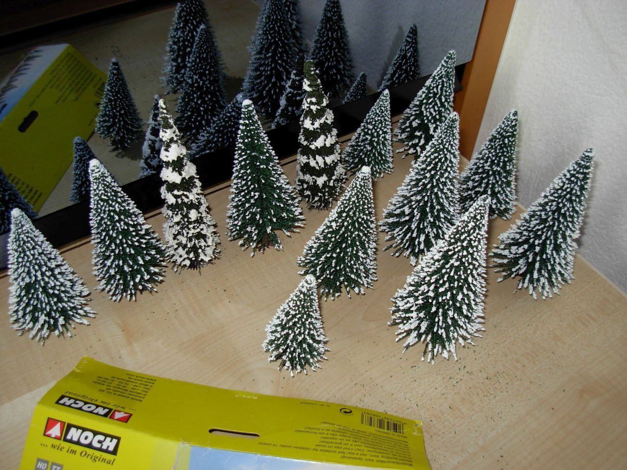 Noch Trains électriques: 13 Stück Schneetannen – D'occasion à Oberrieden par Hobbyschiff 1