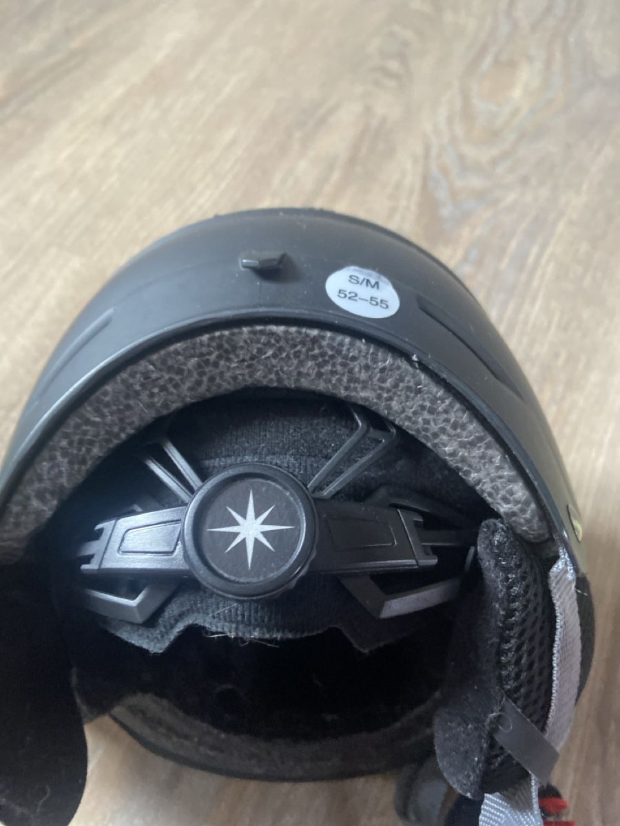 Caschi: Skihelm / Snowboardhelm Grösse S/M 52-55 – Usato da Murten venduto da februari 2