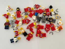 Lego - lot de figurines Racine, ferrari, courses, etc