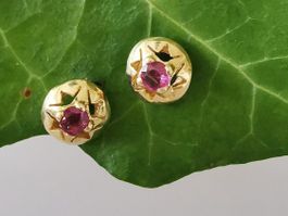 750/- Gelbgold Ohrstecker mit echten Rubinen