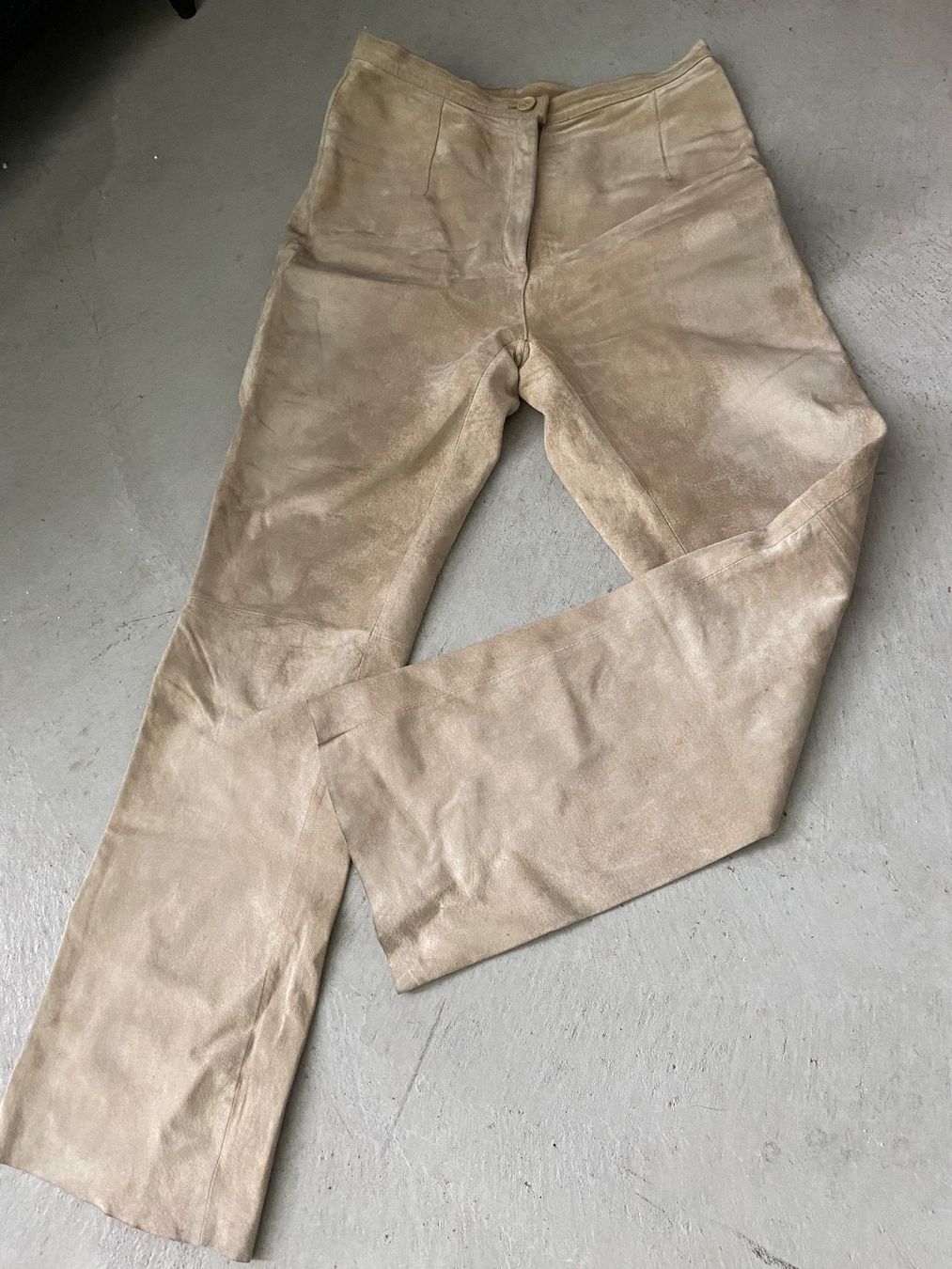 Pantaloni: Lederhose aus Velour beige – Usato da Zürich venduto da Eves.vintage.element