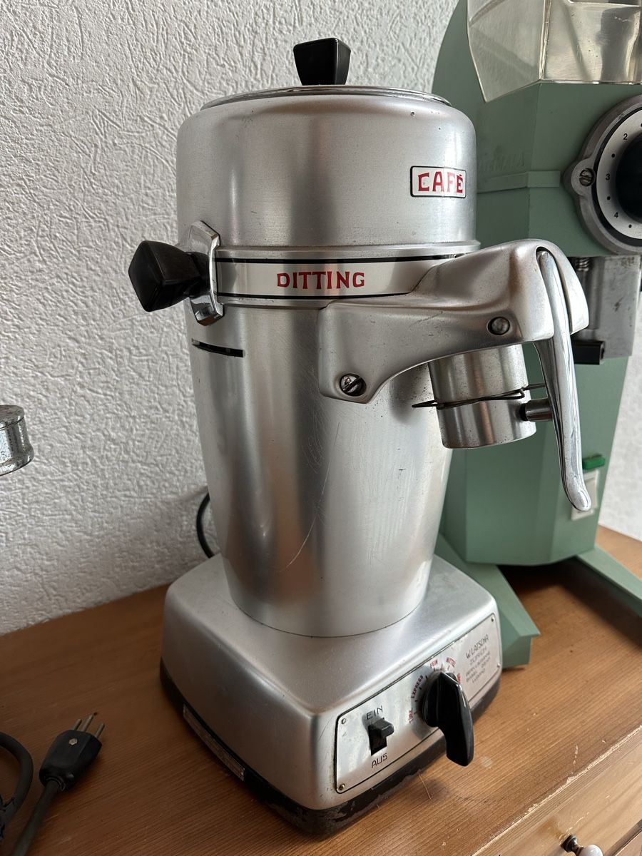 Elettrodomestici da cucina: Moulin vintage Ditting années 50 – Usato da Bouveret venduto da Mcklee 1