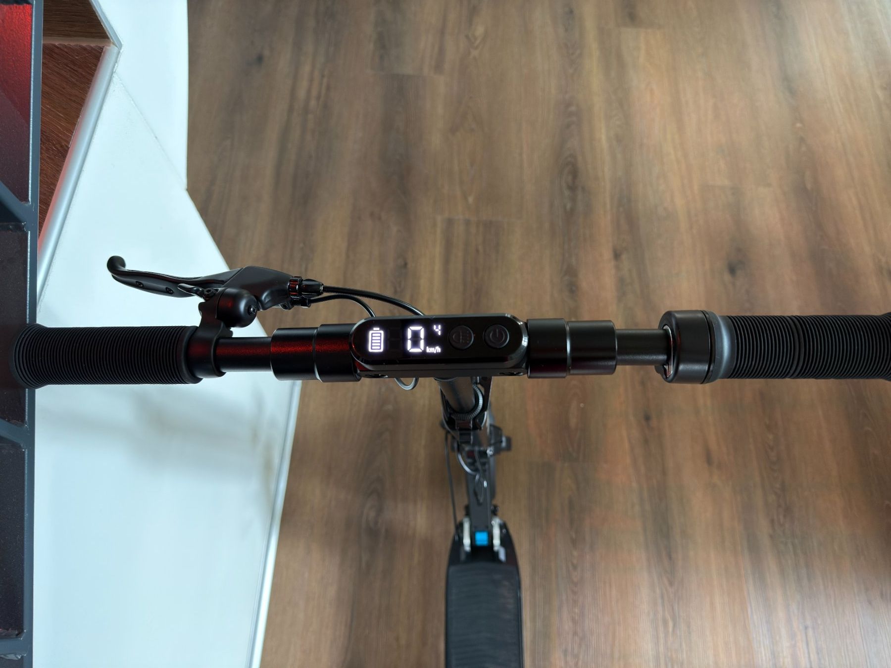 Scooter: Micro Scooter Explorer (E-Trottinett) – Usato da Nänikon venduto da Plobi 1