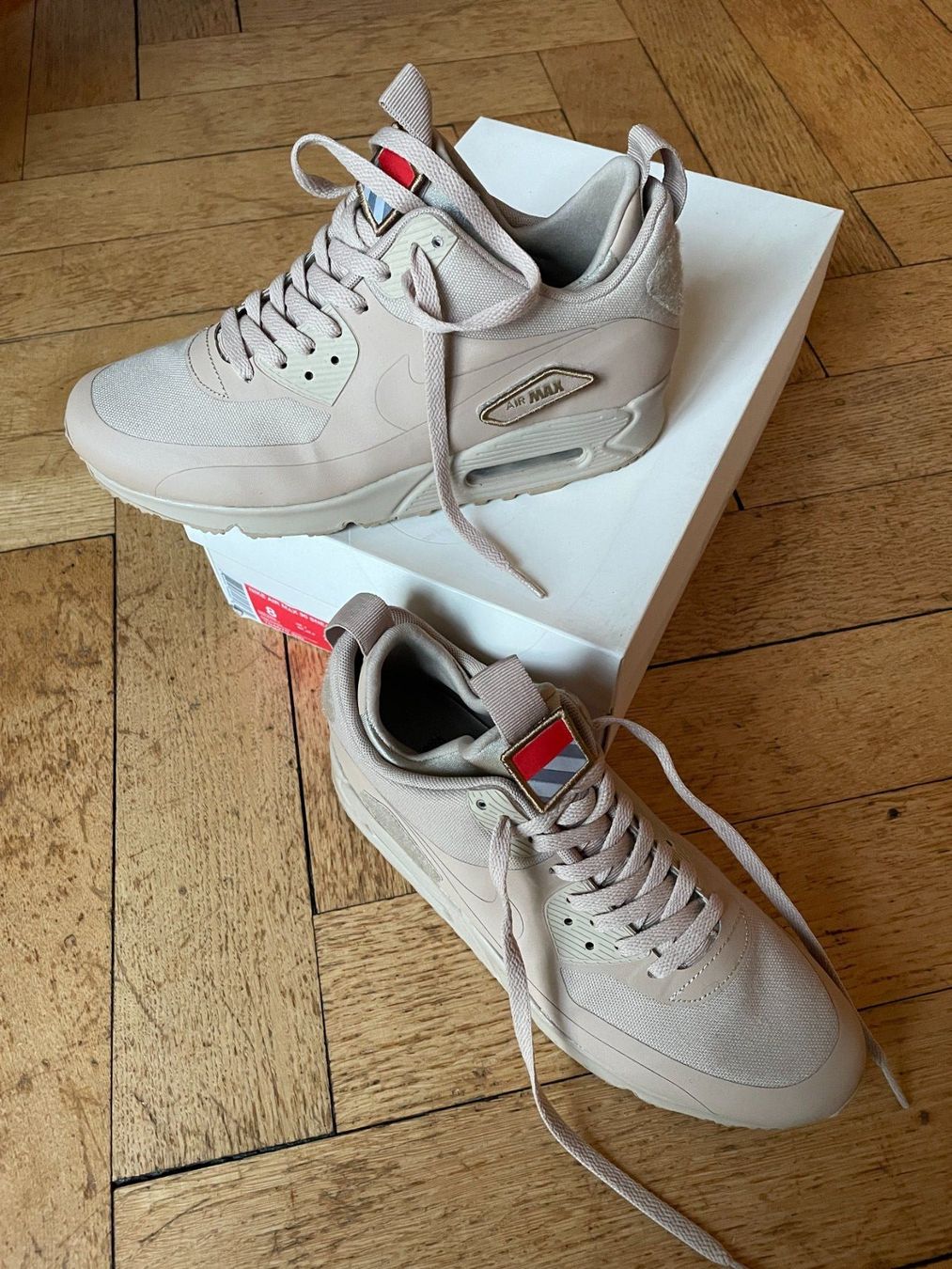 Nike Herrenschuhe: Nike Air Max 90 Sneakerboot SP Patch Sand 704570-200 / EU 41 – Neu (gemäss Beschreibung) aus Basel von schoelk