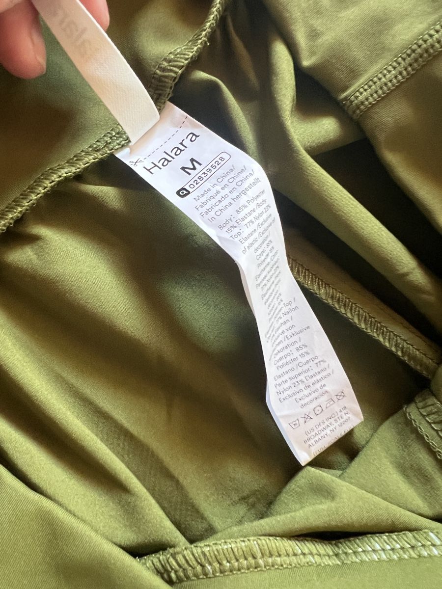Halara Pantalons: Halara Capri Hose M – Neuf (Voir description) à Hasliberg Goldern par Mejolo 3