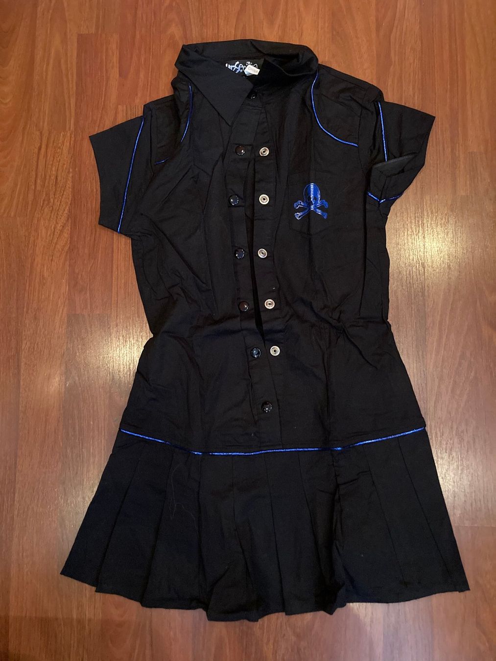 Kleider: Kleid mit Totenkopf-Motiv – Neu (gemäss Beschreibung) aus Unterseen von amj_zz7j