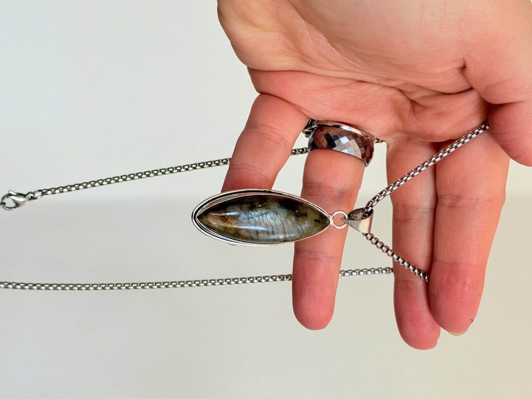 Ketten: Collier labradorite  - Élégance discrète ❄️ – Neu und originalverpackt aus Genève von AWWA 5