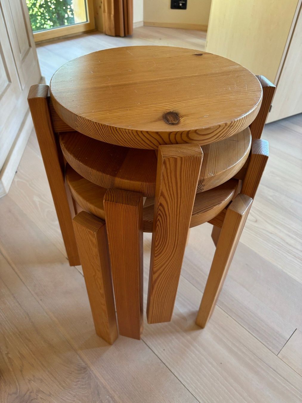 Sgabelli: Sitzhocker, Hocker aus Holz 3 Stück – Usato da Istighofen venduto da Ccracer 2