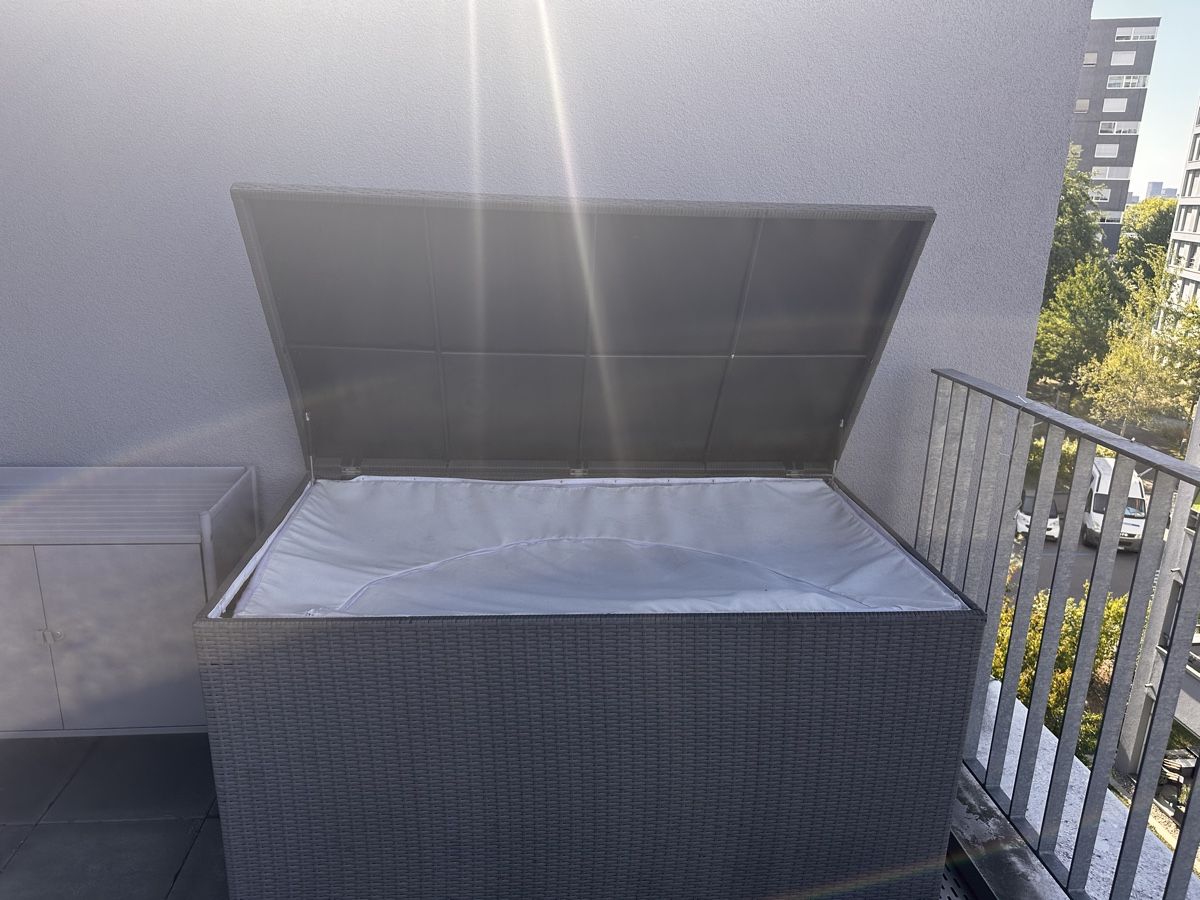 Coffres de rangement: Grosse Rattankissenbox schwarz/anthrazit – D'occasion à Zürich par Boba666 2