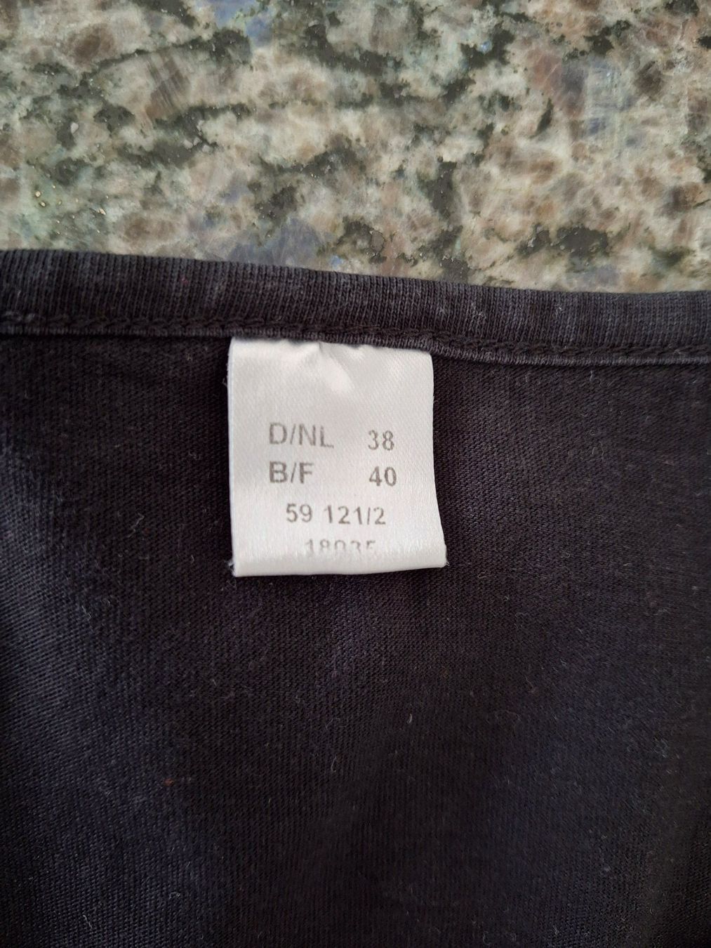 T-shirt: Damen T-Shirt Gr. 38, schwarz – Usato da Starrkirch-Wil venduto da Mambostar 1