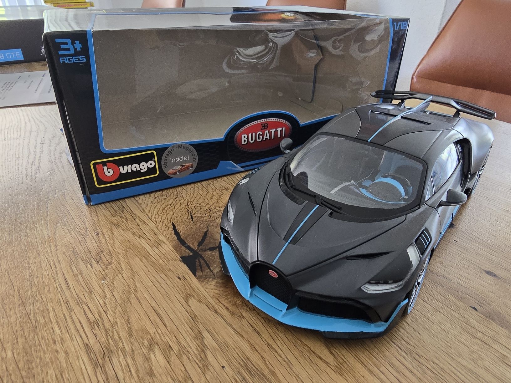 Bugatti Modellautos: Bugatti Divo 1/18 Modellauto Metall  – Gebraucht aus Arni BE von bomba15 1