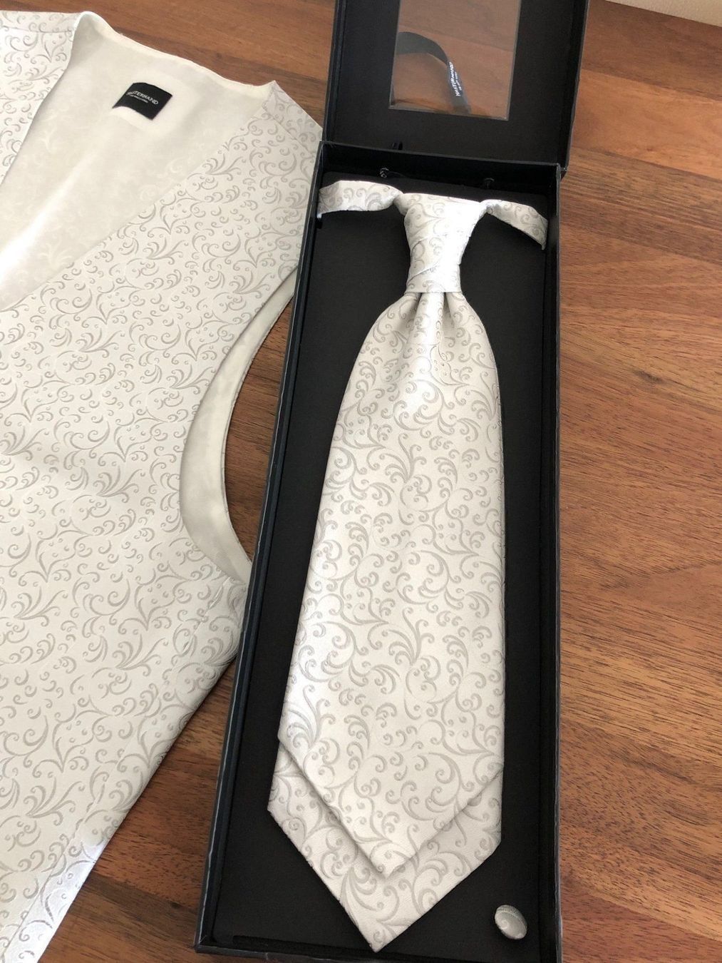 Gilet & Giacche: Seide Hochzeit Gilet & Krawatte – Nuovo (secondo la descrizione) da Luzern venduto da julia917 1