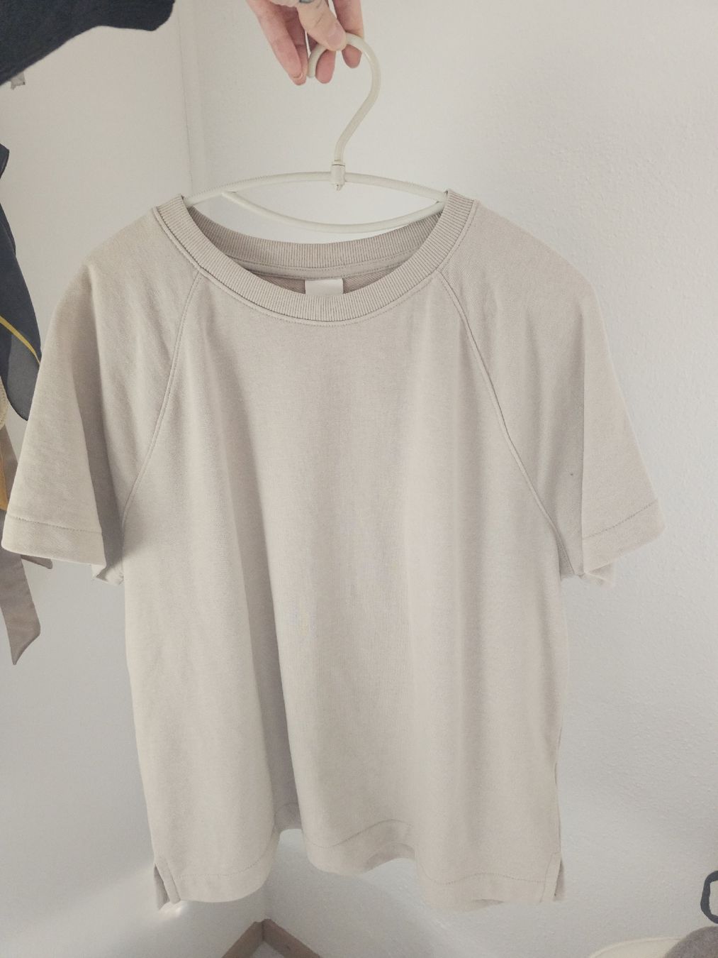 H&M T-shirt: T-shirt beige Taille M – Usato da Sornetan venduto da T.a333