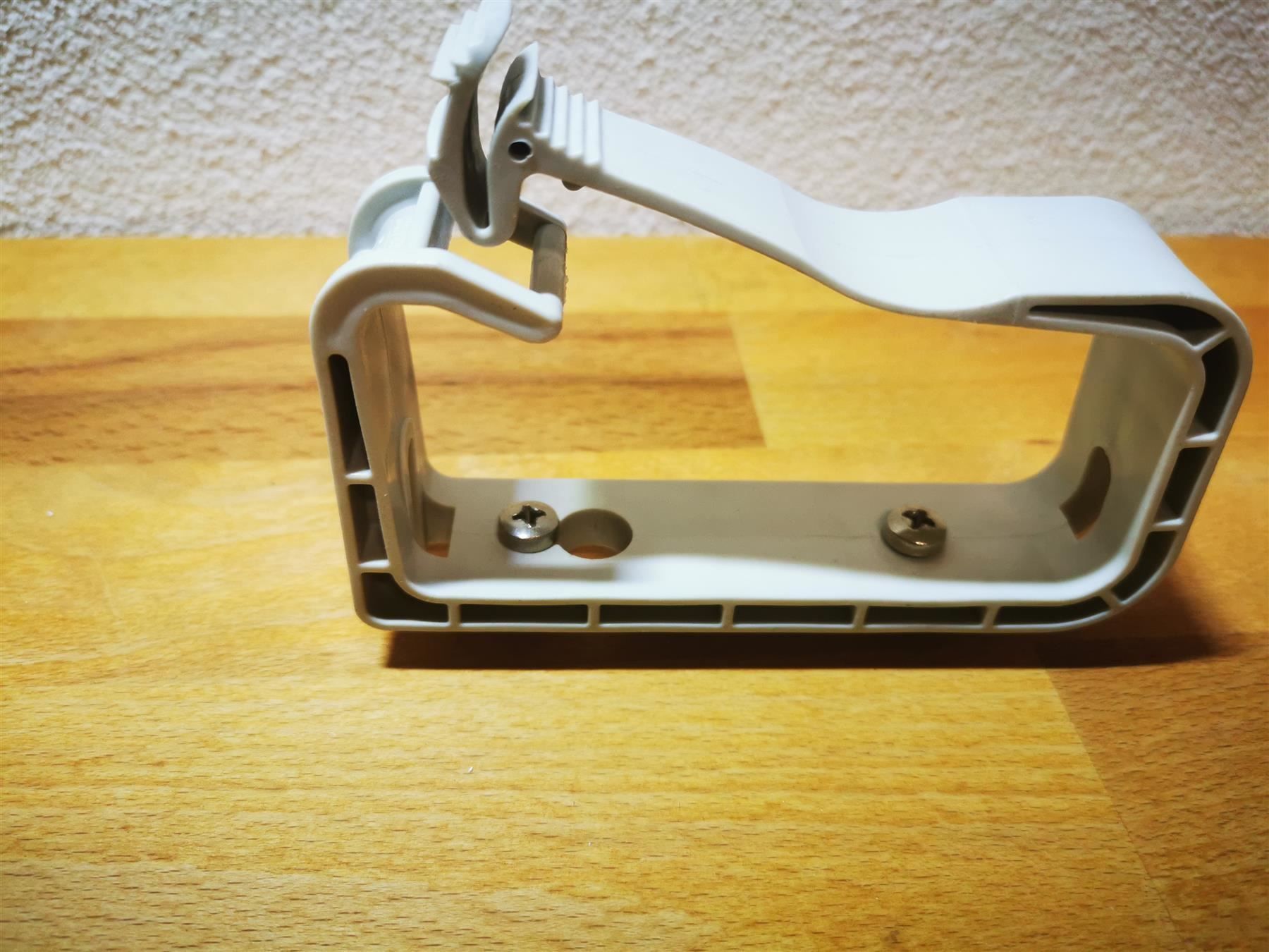 Racks & Ständer: Kabel Management für Rack – Gebraucht aus Buchs ZH von Sutoris 2