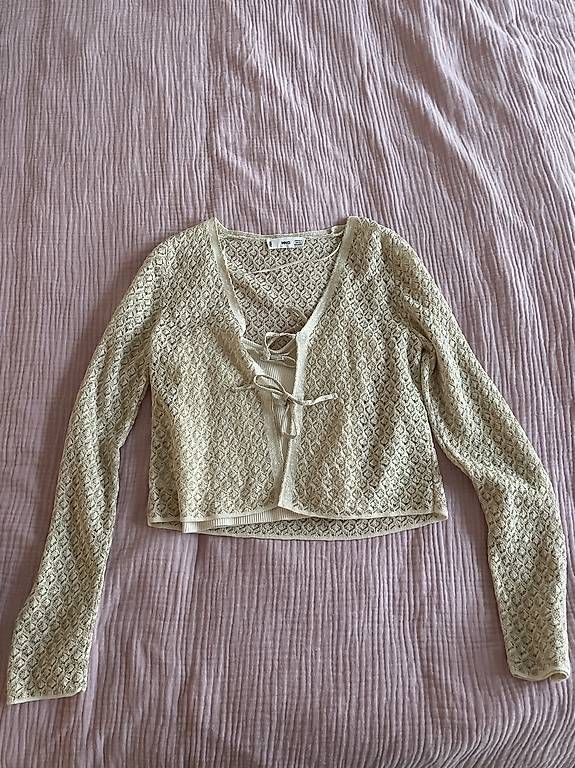 Top: Hellgoldene Strickjacke mit ärmellosem Oberteil – Usato da Zürich venduto da ruh_qrn7