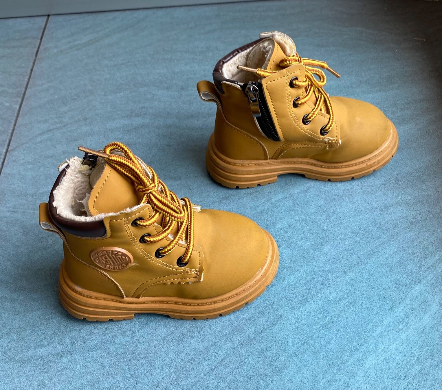 Scarpe per ragazzi: Kinderschuhe Gr. 22 – Usato da Olten venduto da ksenya.s 3