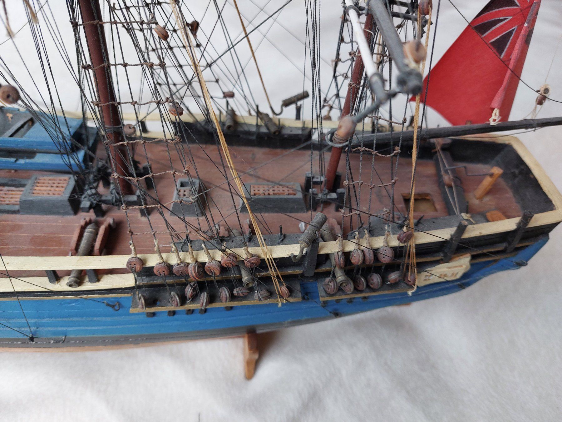 Modellbausätze & Standmodelle: Bounty Modellschiff aus Holz – Gebraucht aus Wädenswil von Eureka 5