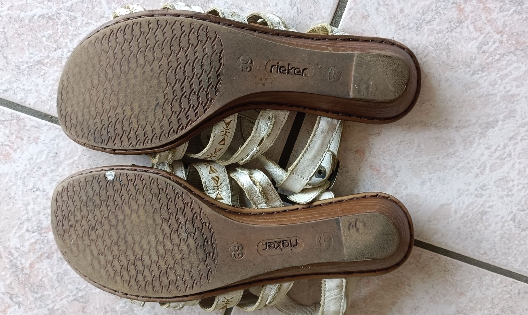 Rieker Scarpe da donna: Rieker Leder Sandale Gr 39 – Usato da Porza venduto da PomiSmurf 1