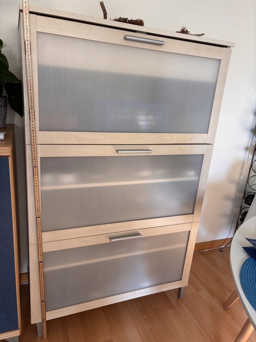 Kommoden: Schuhschrank Holz, hellbeige – Gebraucht aus Oberhofen Thun'see von nad_8fh9