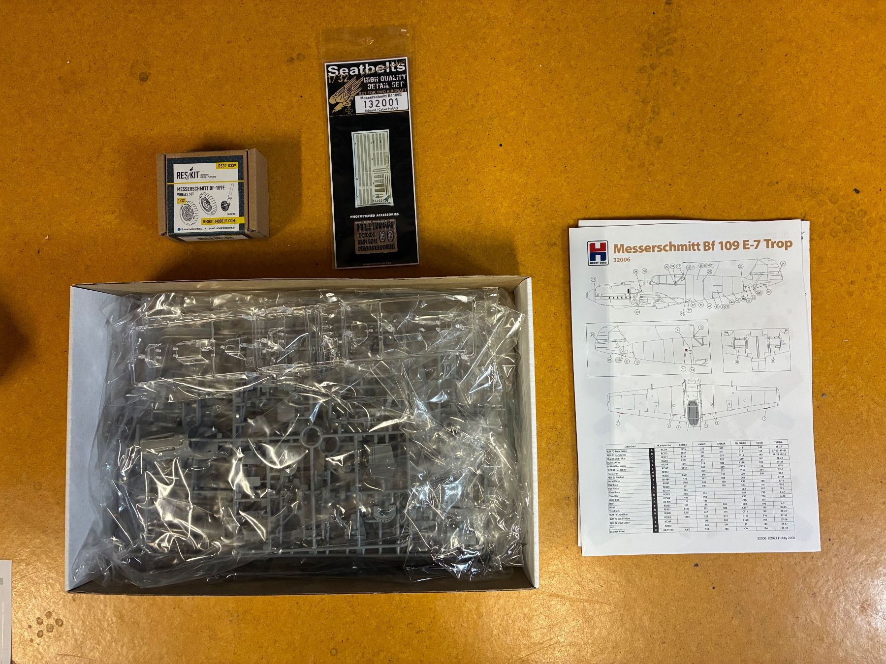 Kit di modellismo & Modellini statici: Messerschmitt Bf- 109E Trop 1:32 Hobby2000 – Nuovo e nell'imballaggio originale da Rapperswil BE venduto da Silverwings 1