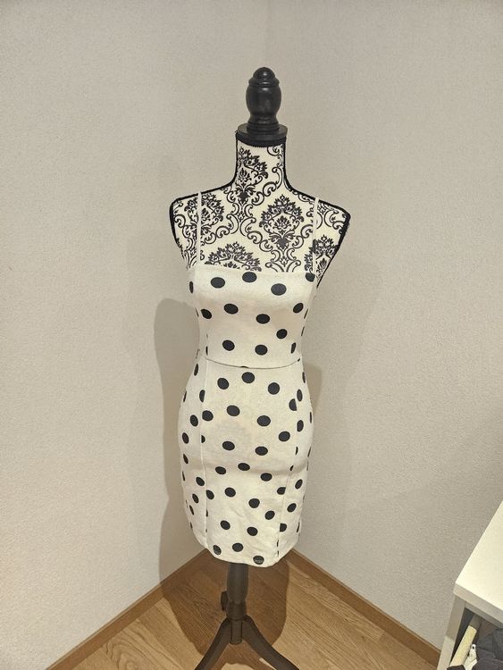 Robe d ete blanche a pois Bershka taille XS Acheter sur Ricardo