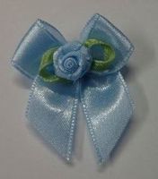 Noeud satin avec rose + feuille  BLEU