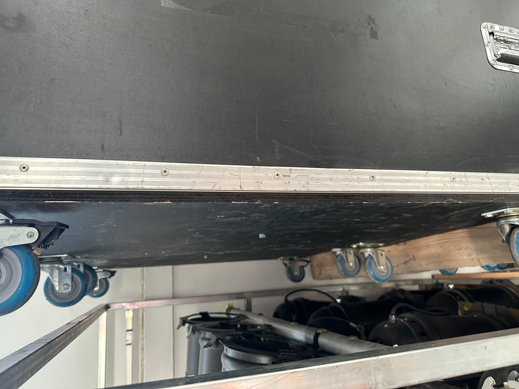 Transportkisten: CASE mit Rollen 117 x 70 x 70cm – Gebraucht aus Langenthal von Ursmuell 2