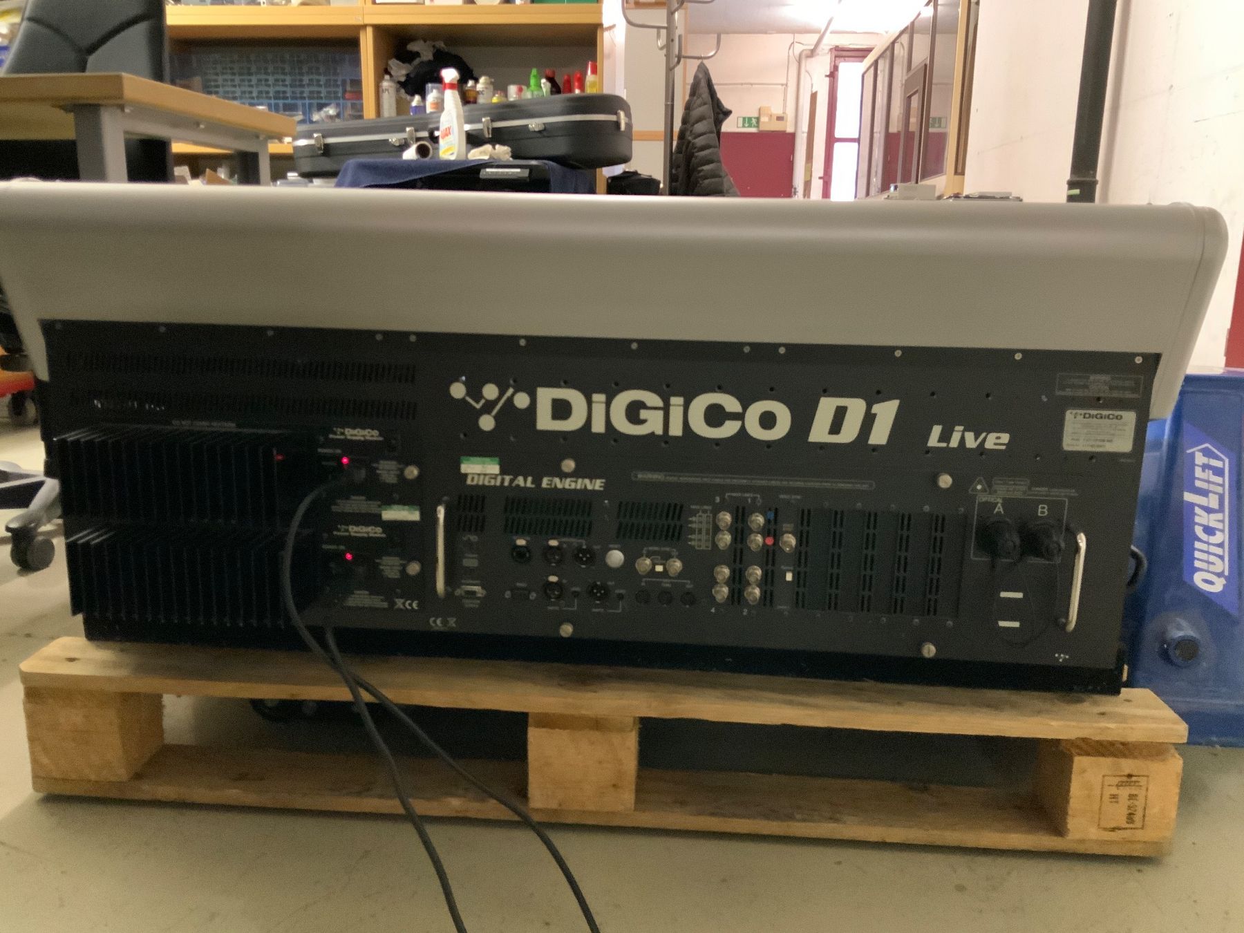 Console di mixaggio: Digico D1 Live Professional Digital Audio Console – Usato da Feuerthalen venduto da her_652x 4