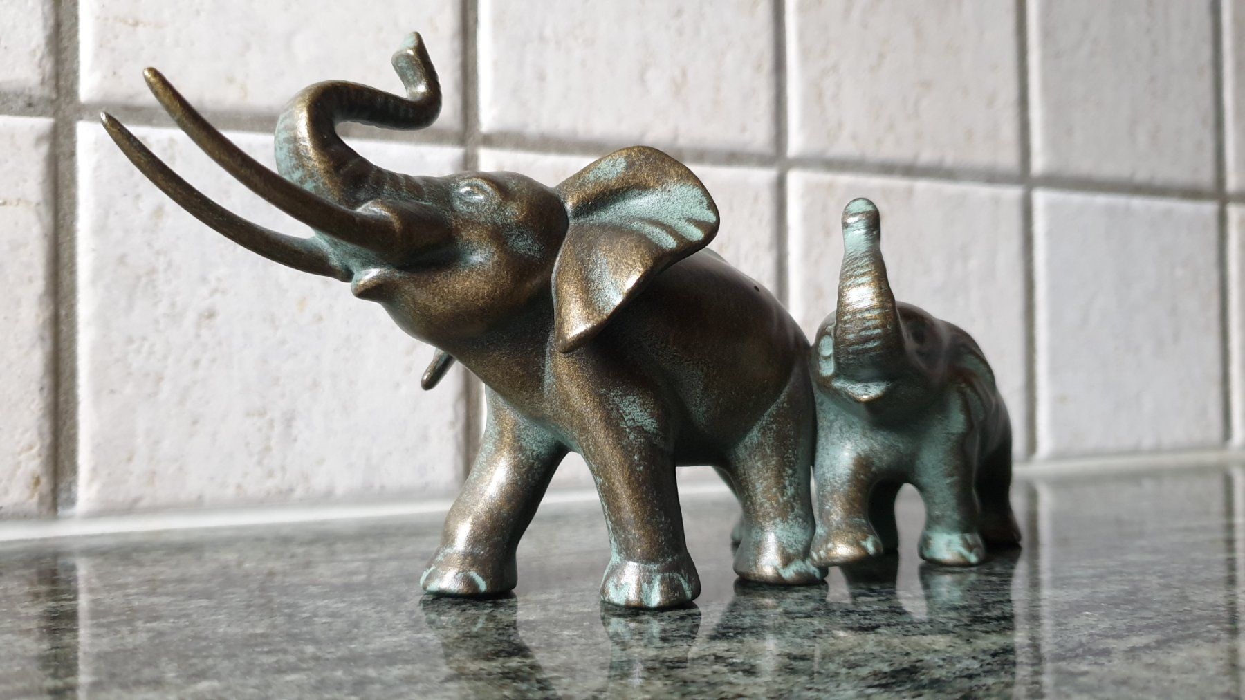 Statuette: ELEFANT - GOEBEL – Usato da Wengi b. Büren venduto da Ot1000