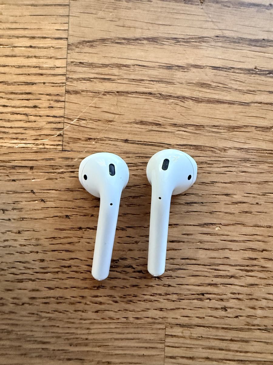 Apple Casques audio: Apple AirPods  – Défectueux à Sugiez par Mlle_Bakets 4
