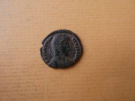 uralte Bronzemünze 19 mm     2.31 g