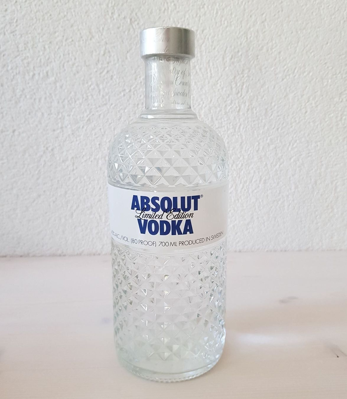 Absolut Vodka Spirituosen: Absolut Vodka Glimmer, Limited Edition – Neu und originalverpackt aus St. Erhard von ITR1727 1